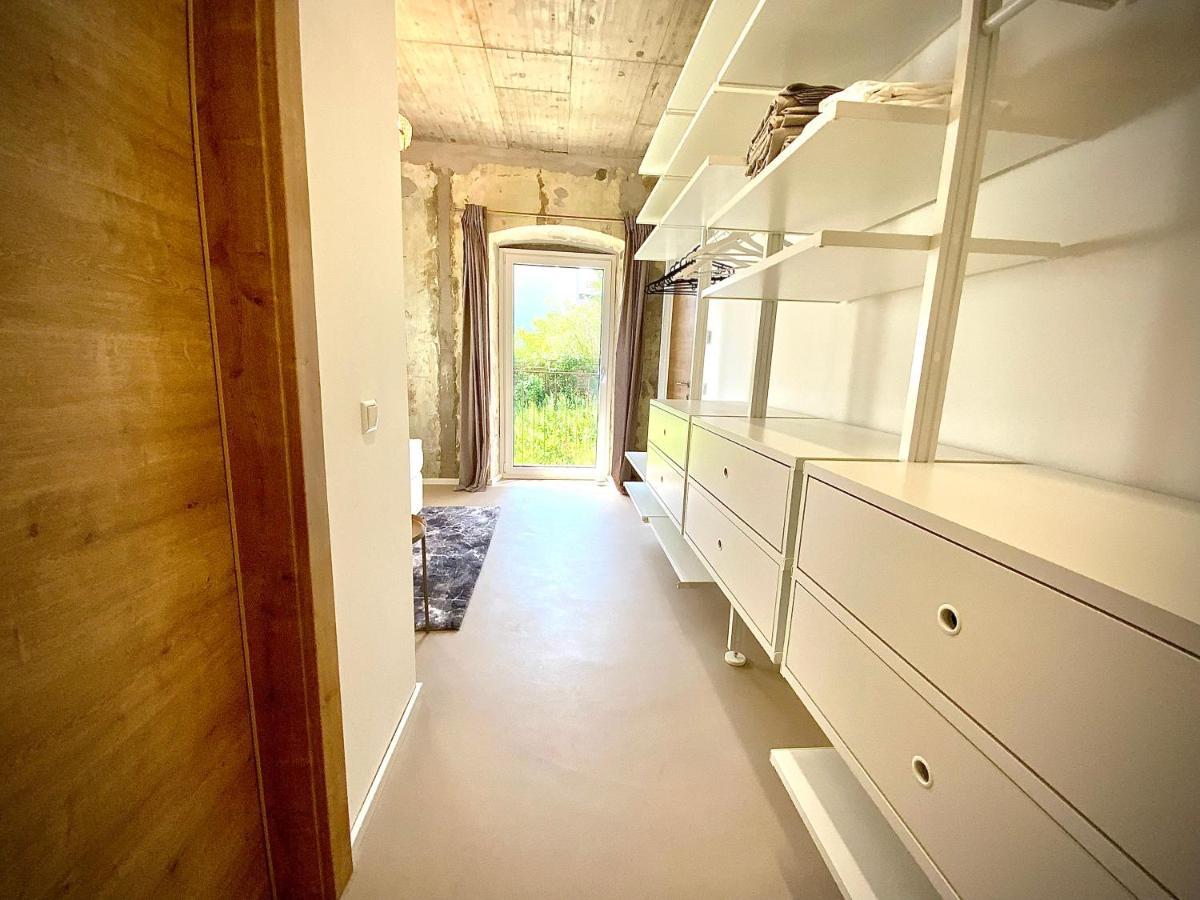 Ferienwohnung Waterfront - Urbane Eleganz Am Bachufer Villach Exterior foto