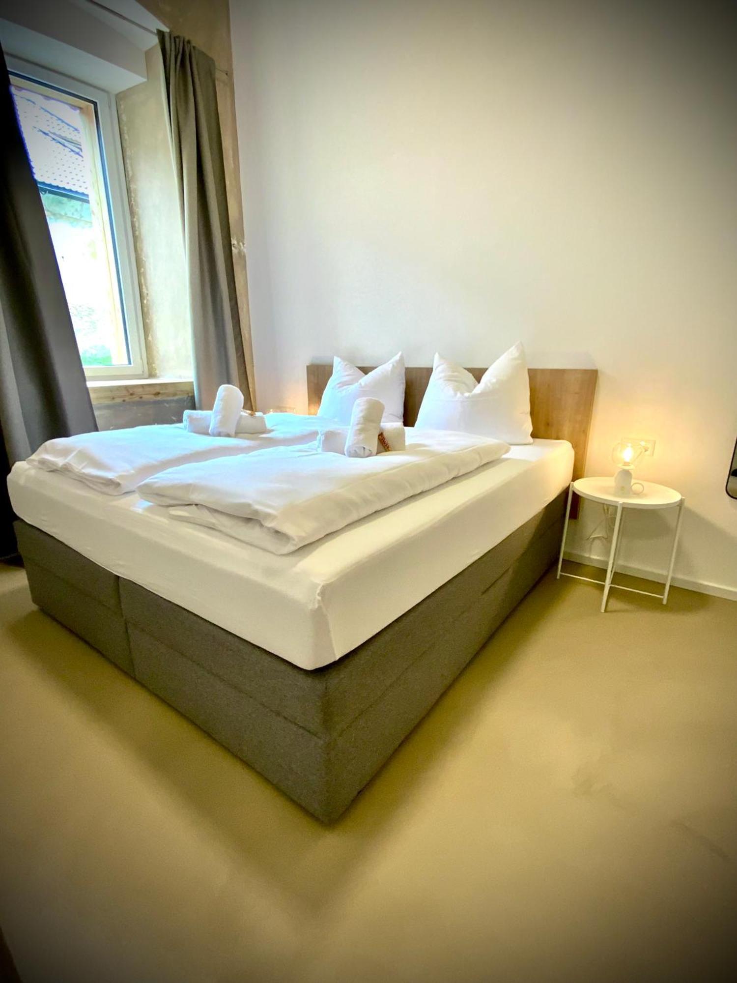 Ferienwohnung Waterfront - Urbane Eleganz Am Bachufer Villach Exterior foto