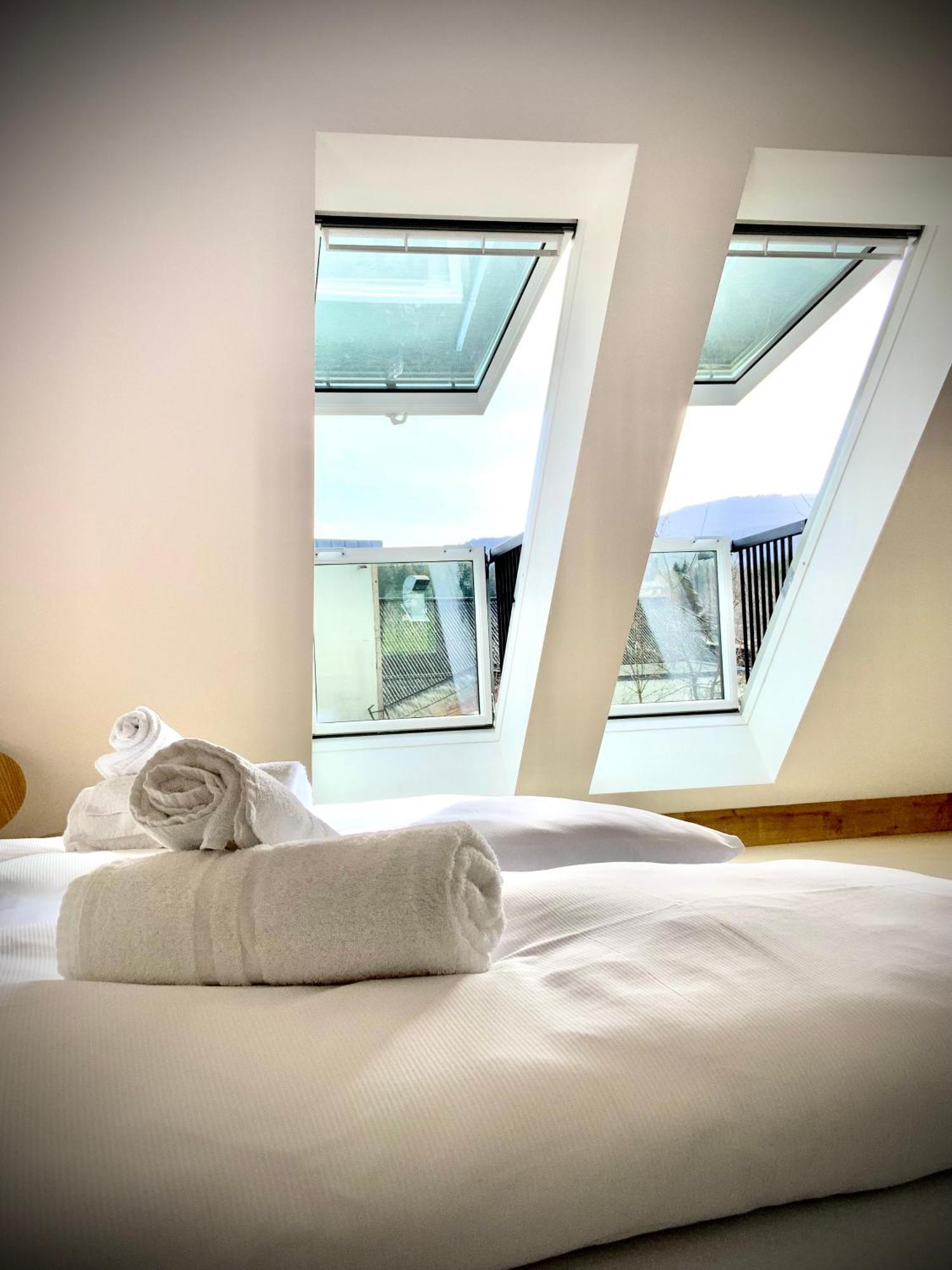 Ferienwohnung Waterfront - Urbane Eleganz Am Bachufer Villach Zimmer foto