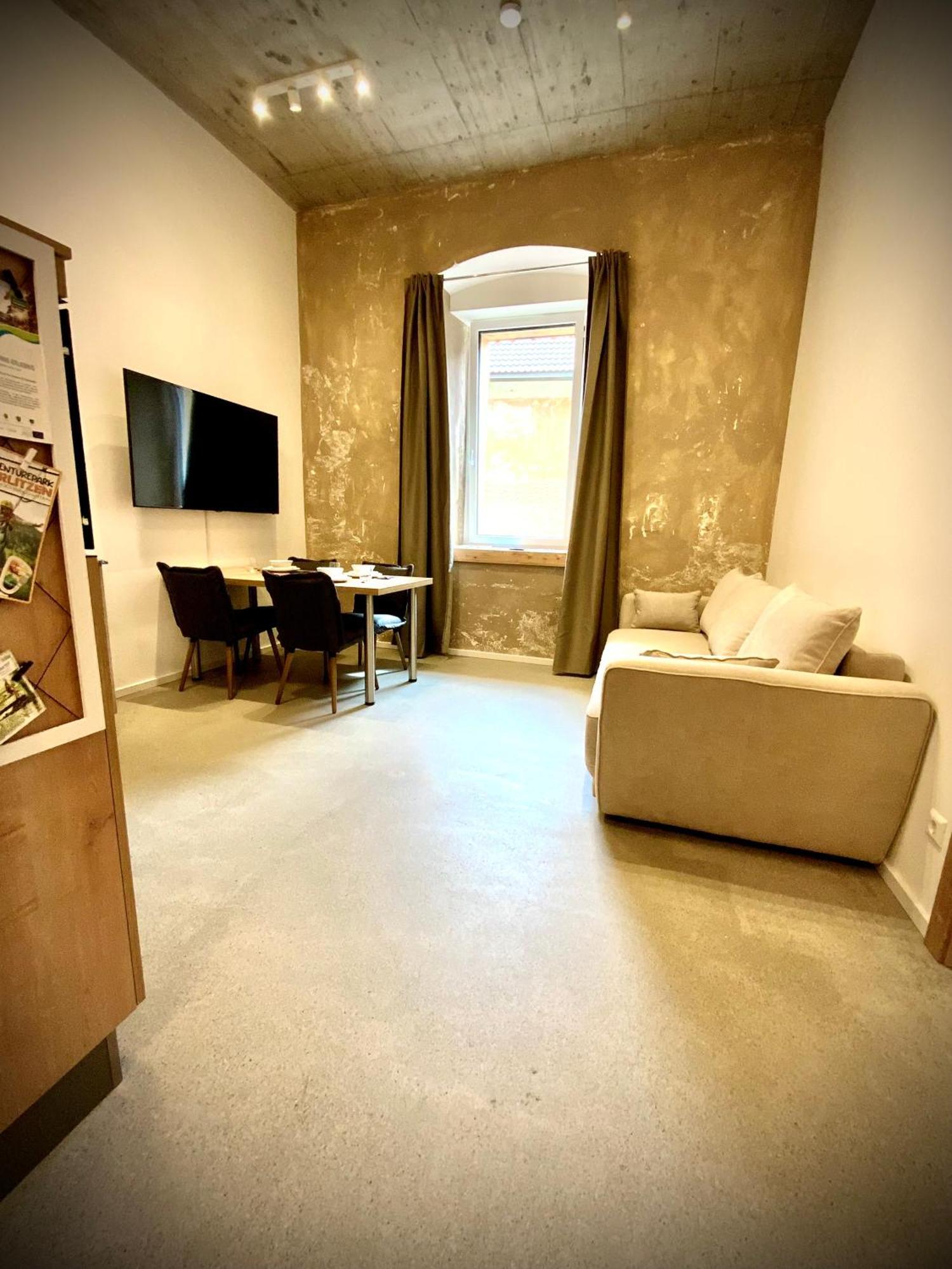 Ferienwohnung Waterfront - Urbane Eleganz Am Bachufer Villach Zimmer foto